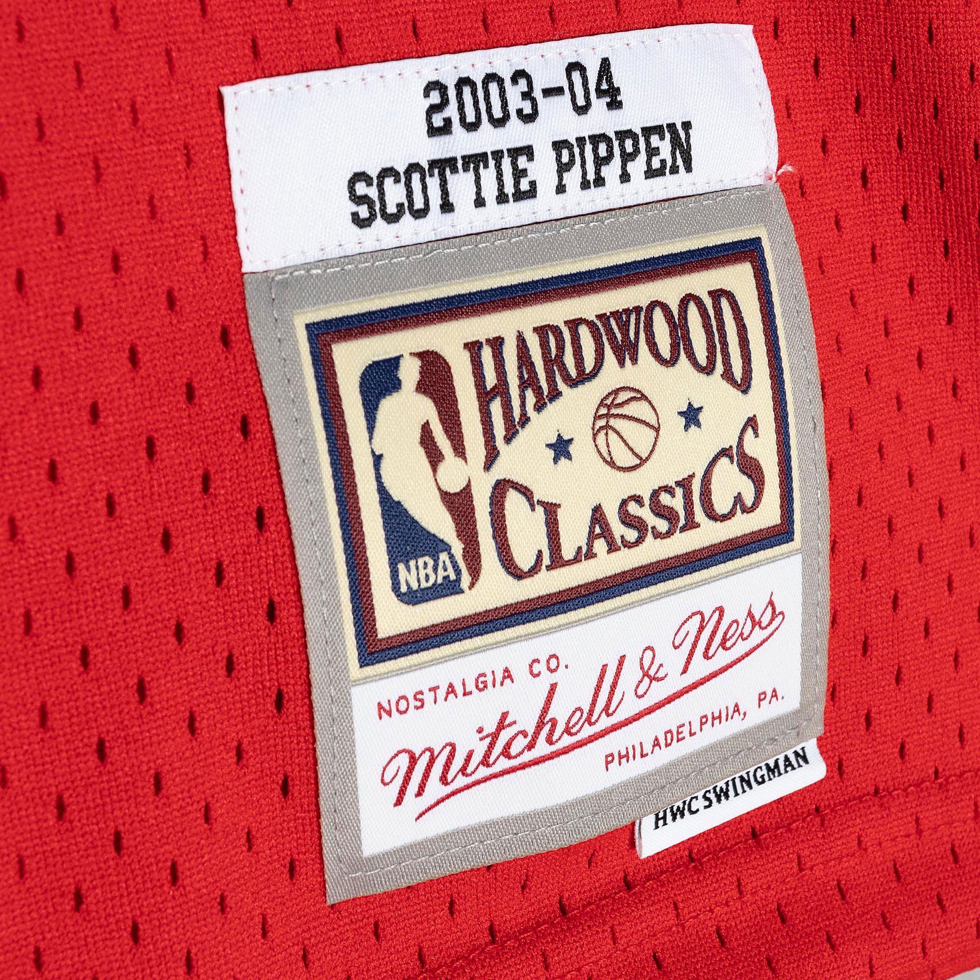 Mens Chicago Bulls Scottie Pippen Mitchell &amp; Ness Red 2003 Hardwood Classics Swingman Jersey